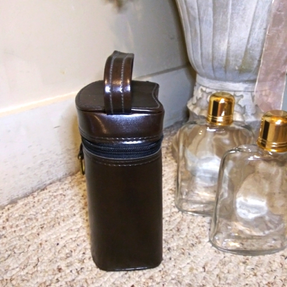 Vintage Brown Faux Leather Double Flask Carrier With Two Large Glass Flasks - Picture 5 of 13